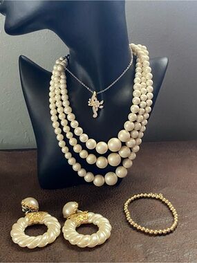 Vintage Classic Ivory Pearl Multi-Strand Necklace with Gold Accents